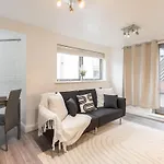 Central 2 Bedroom 2 Bathroom Pad
