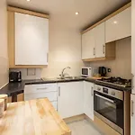 Central 2 Bedroom 2 Bathroom Pad