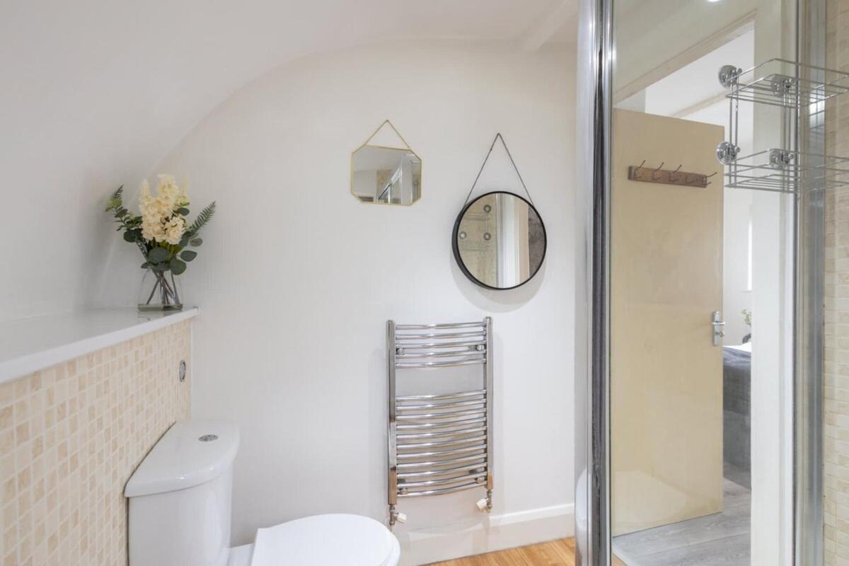 2 Bedroom 2 Bathroom Pad *