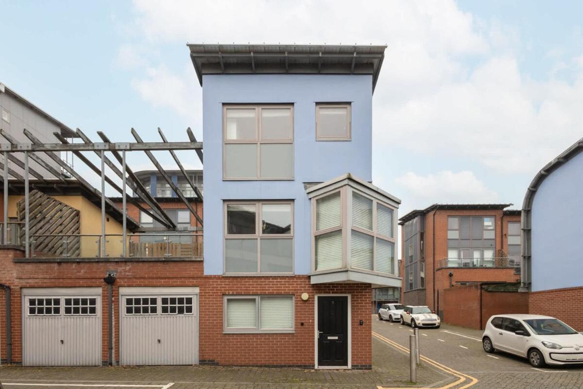 2 Bedroom 2 Bathroom Pad * Birmingham